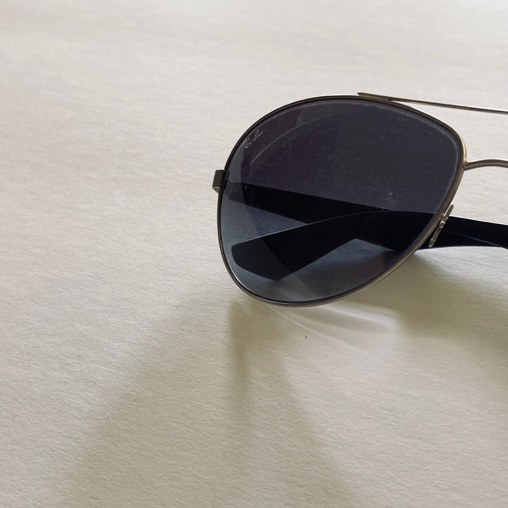 Ray-Ban Aviator Sunglasses - Picture 3 of 8